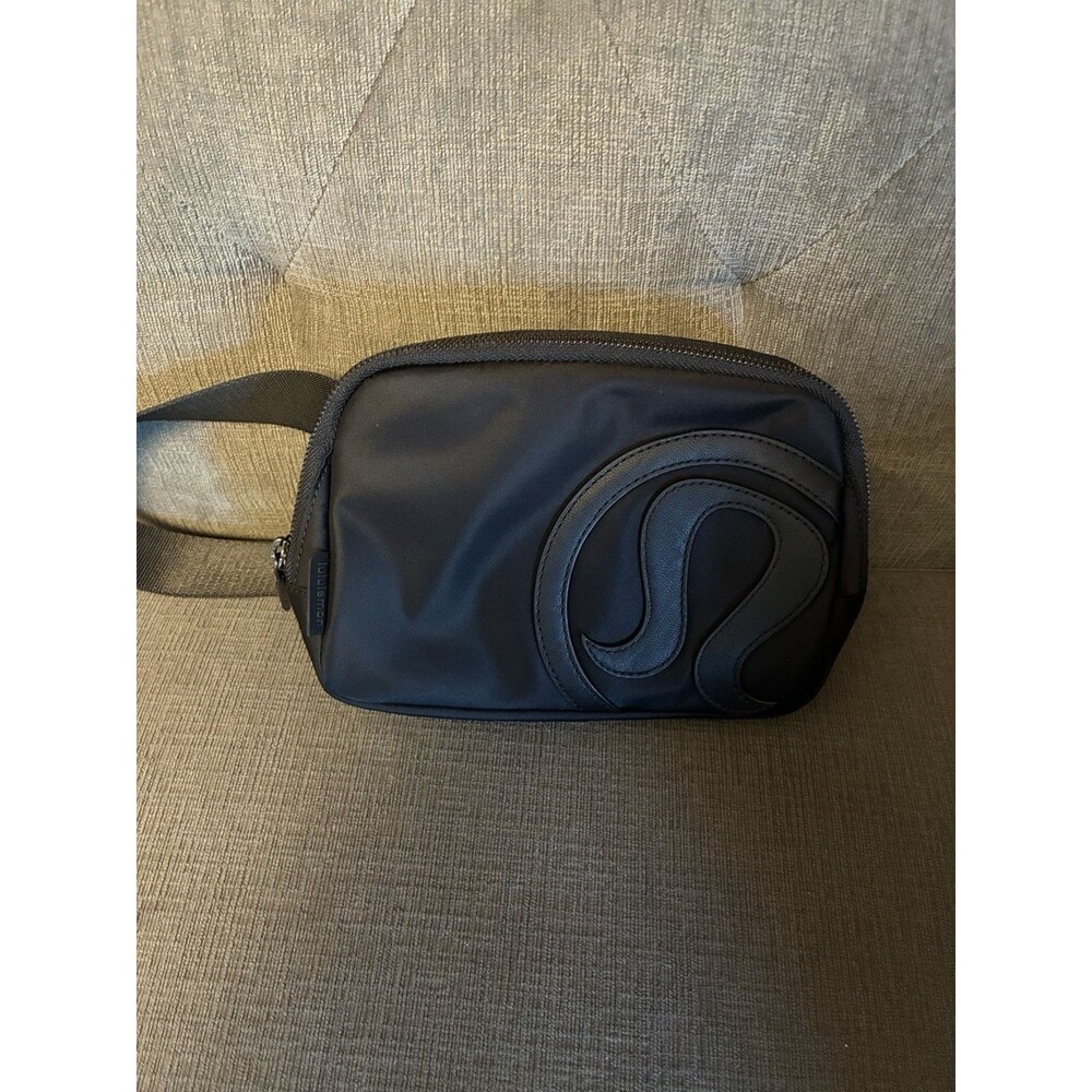 Lululemon Everywhere Large Logo Black Beltbag New